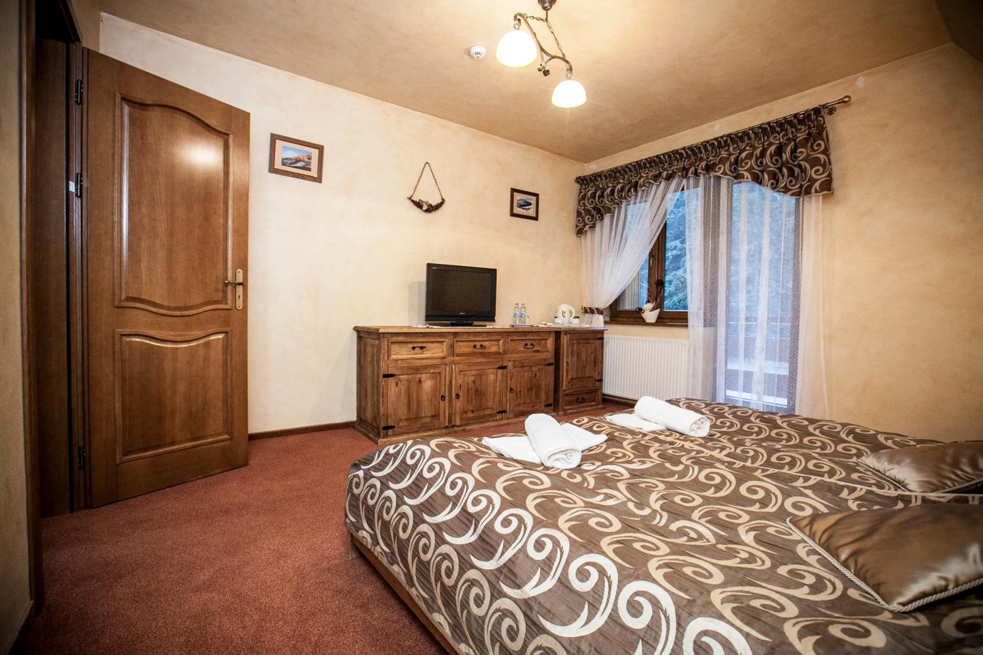 Hotel Dwor Karolowka Zakopane Exterior photo